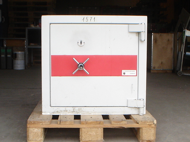 Brugt pengeskab til salg