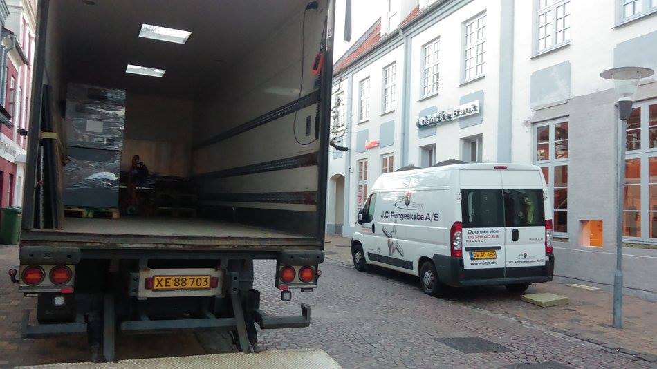 JC Pengeskabes firmavogn